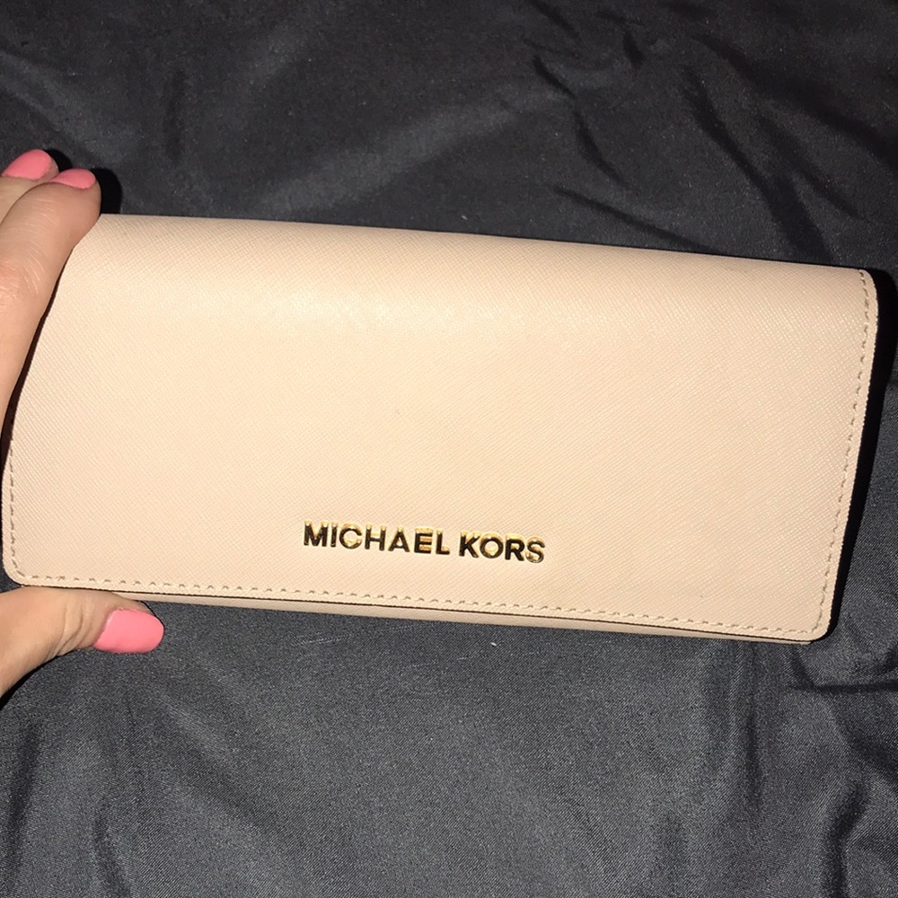 NWOT Michael Kors wallet